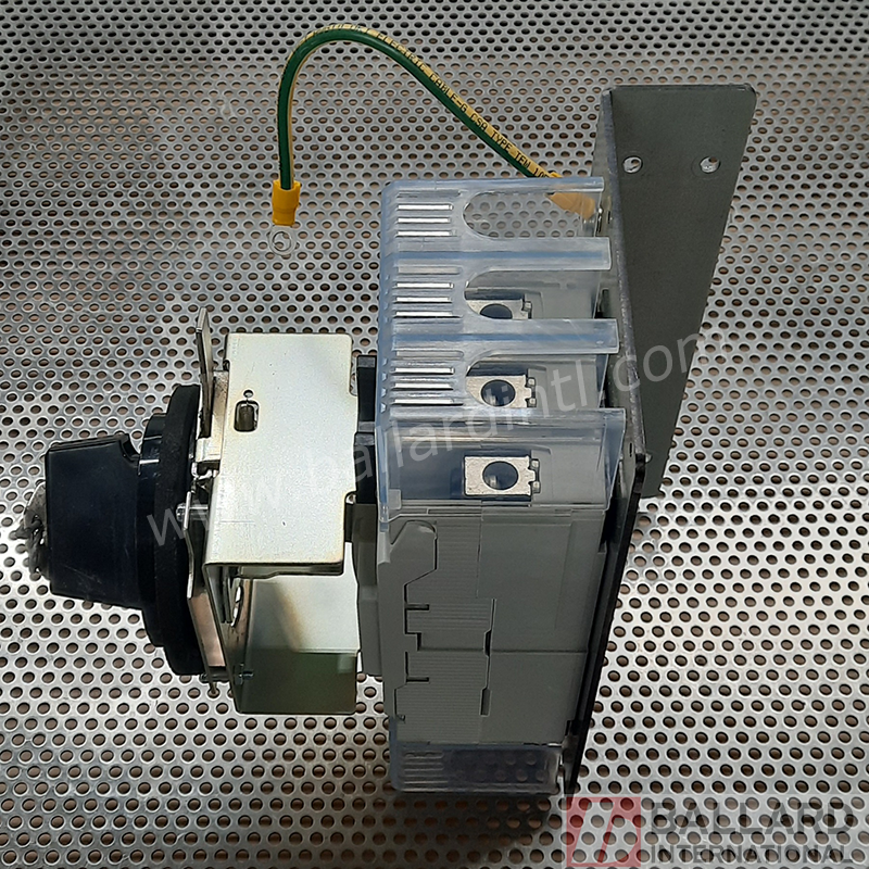 Fuji 20AMP UL/CSA Breaker: BW50AGU-3P020 with Fanuc Rotary Handle A60L-0001-0533 - R30iA